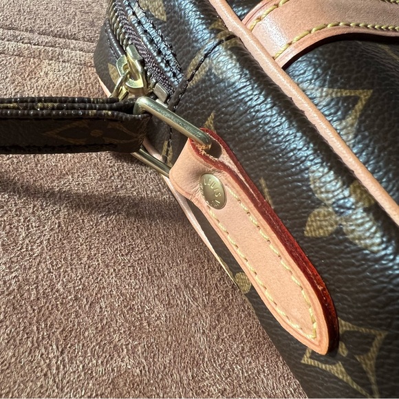 Great condition Louis Vuitton Danube - Picture 7 of 14